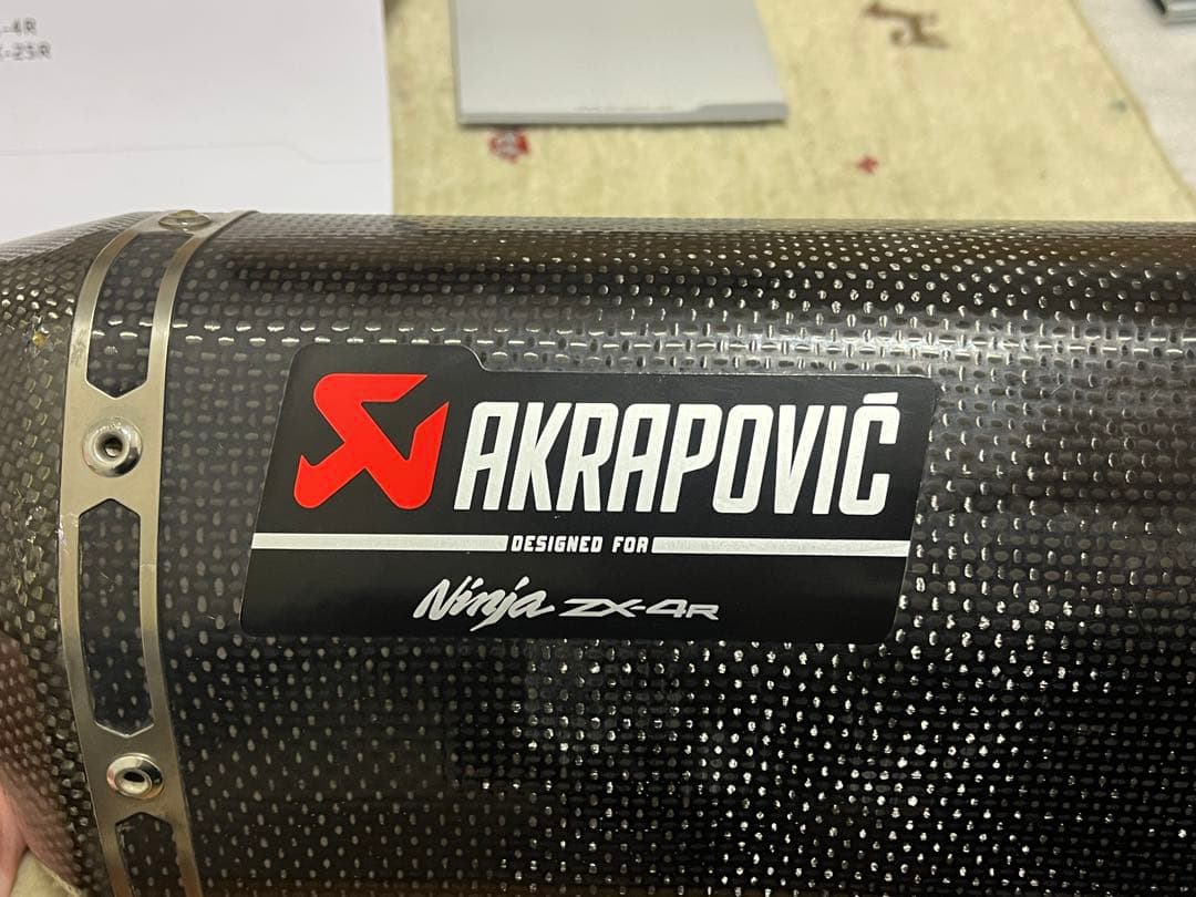 AKRAPOVIC Ninja ZX-4R ZXー25Rスリップオンマフラー