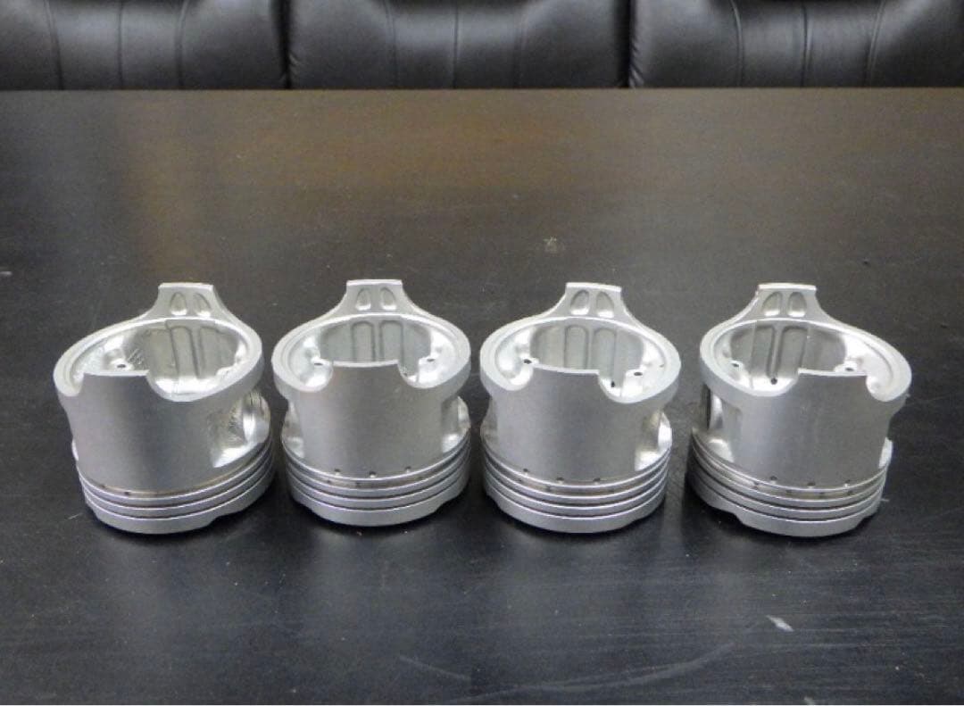 り*り様 CBX400F 純正ピストン 4個セット