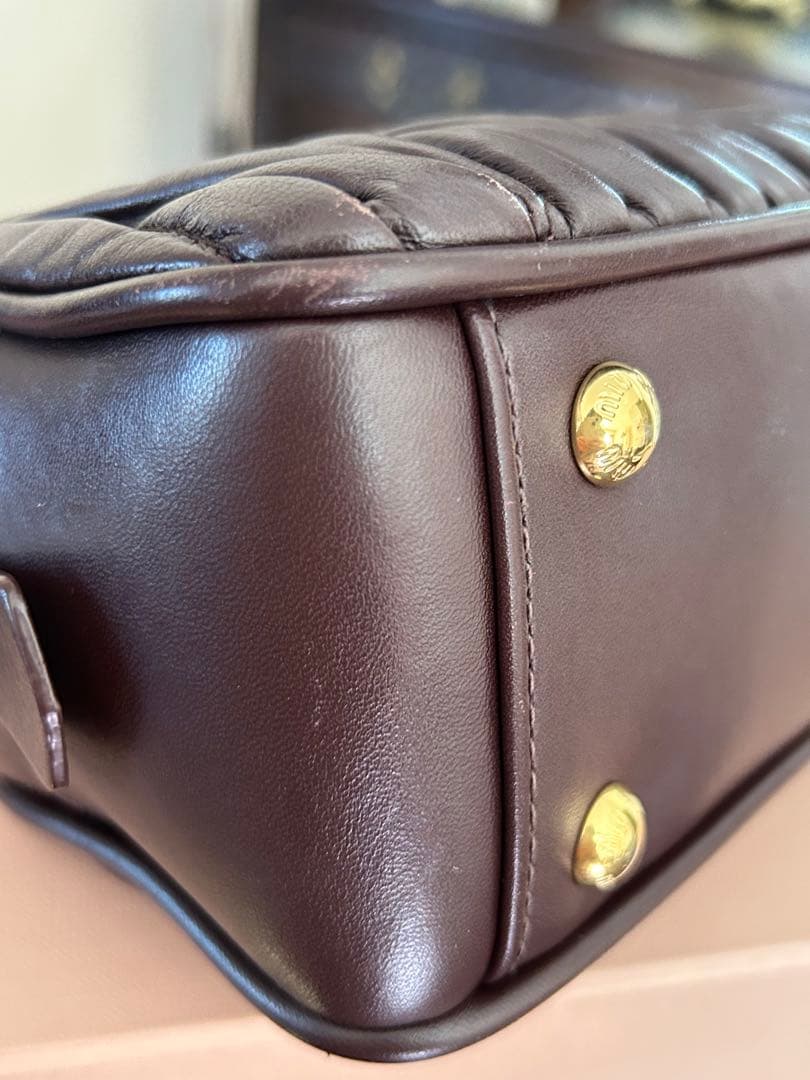 miumiu アルカディ　マテラッセレザーバッグ　バーガンディ