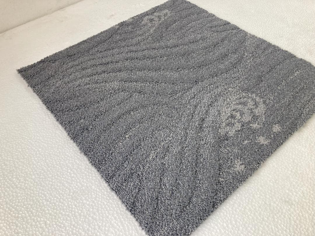 こう☆　タイルカーペット　３０枚　新品・未使用