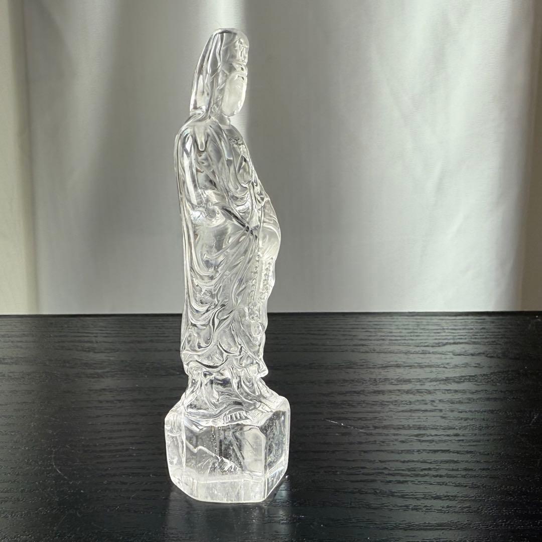 【野ばら】天然石水晶の観音様　置物　彫物NO.110608