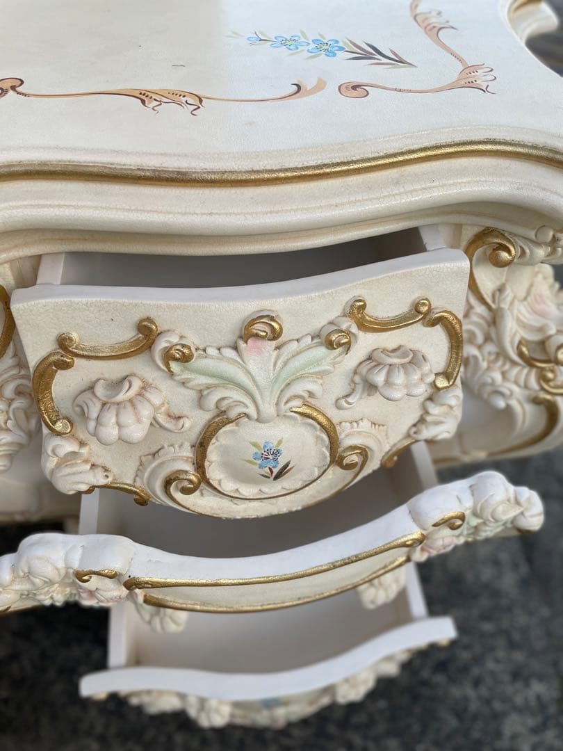 アンティーク調　デザインドレッサー　イスセット　西洋風　中古品