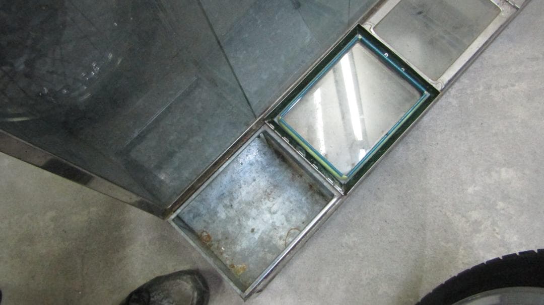 昔のお菓子屋さんのガラス什器 横90cm奥行36cm高さ60cm