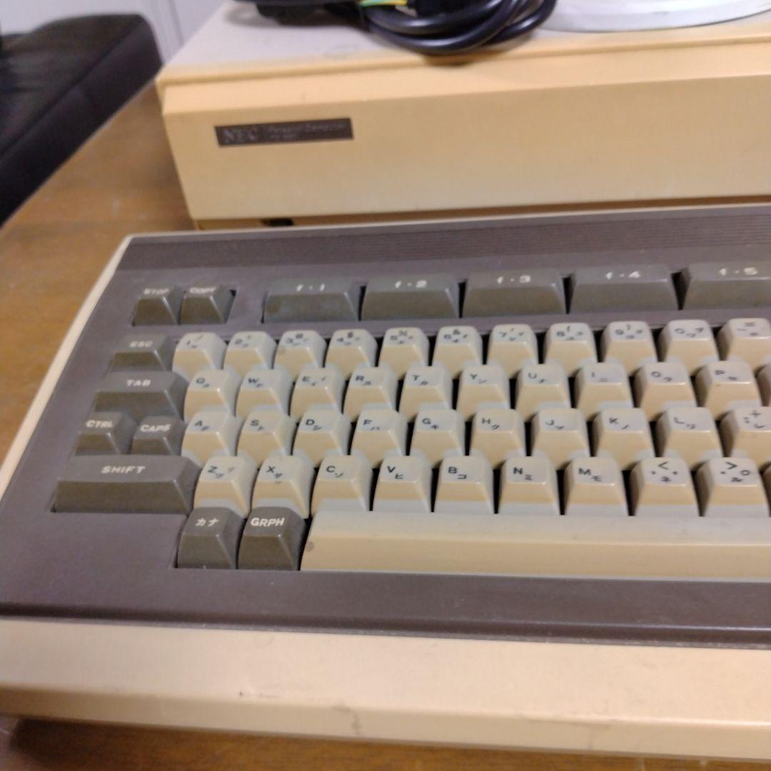 ■NEC PC-8801 本体、キーボード、マニュアル、箱付き ジャンク