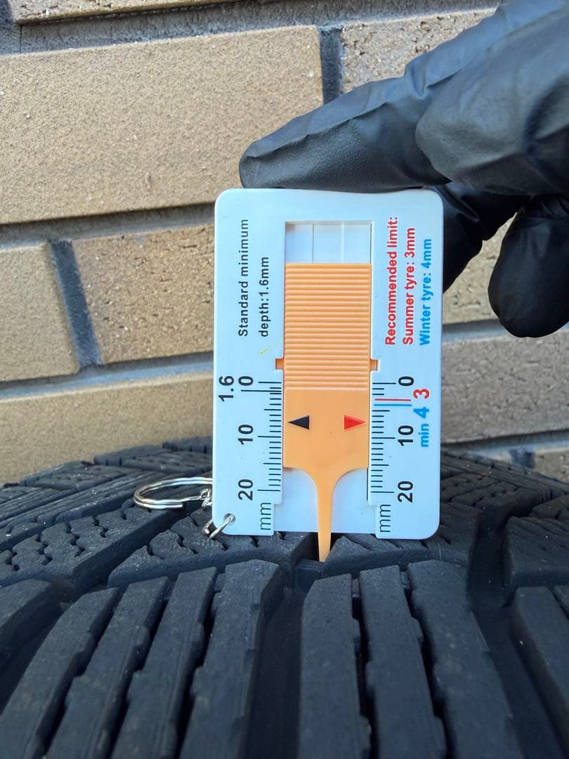 ①メルセデスE300用245/45 R18 ミシュランスタッドレスMAKホイール