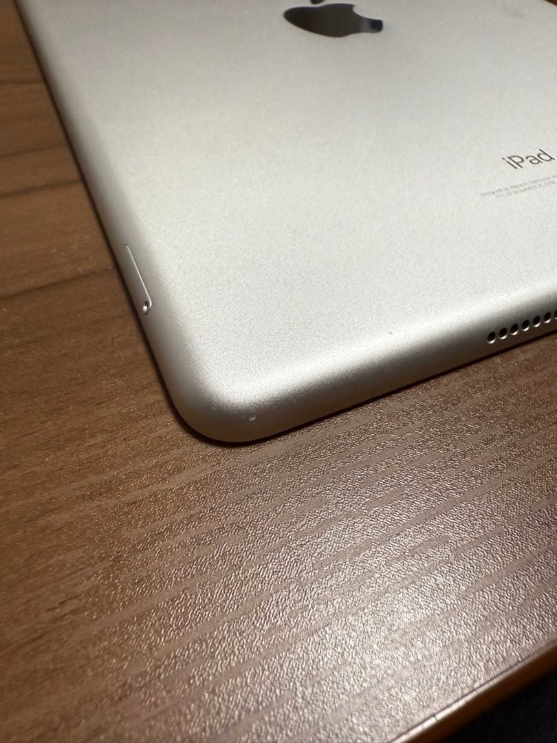 【hirary】Apple iPad (第5世代) 32GB