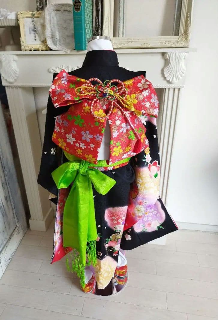 正絹黒色にぼかしの花模様の着物と作り帯のフルセット