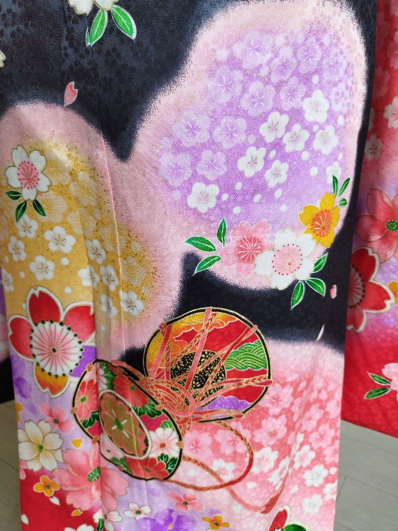 正絹黒色にぼかしの花模様の着物と作り帯のフルセット