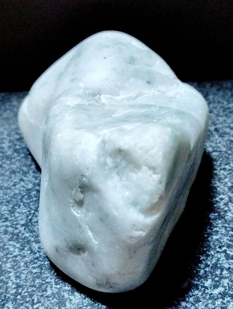 ★翡翠原石★糸魚川硬玉【小滝・転石・バレル621ｇ】