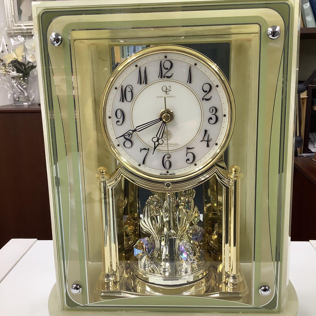 大理石の存在感の有る、重厚な置き時計です。