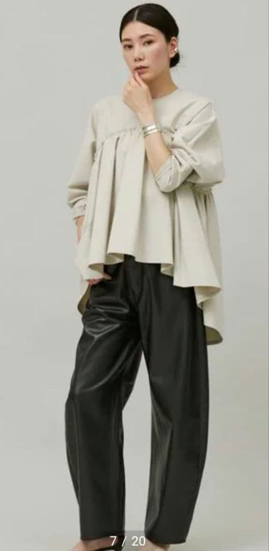 【美品】 カレンソロジー　ポンチギャザー プルオーバー