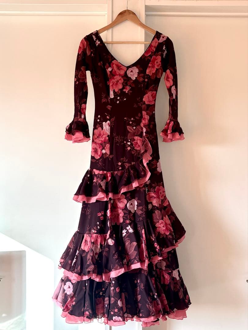 フラメンコ衣装　ドレス　ダーク紅色 ピンク花柄