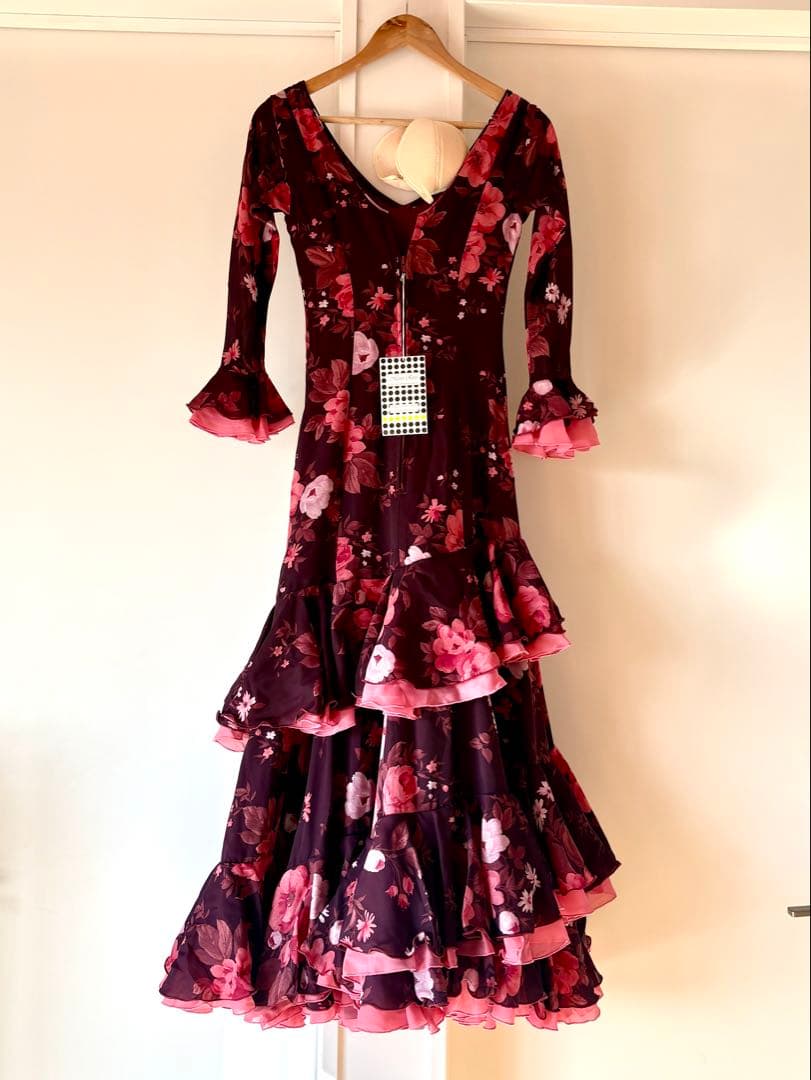 フラメンコ衣装　ドレス　ダーク紅色 ピンク花柄