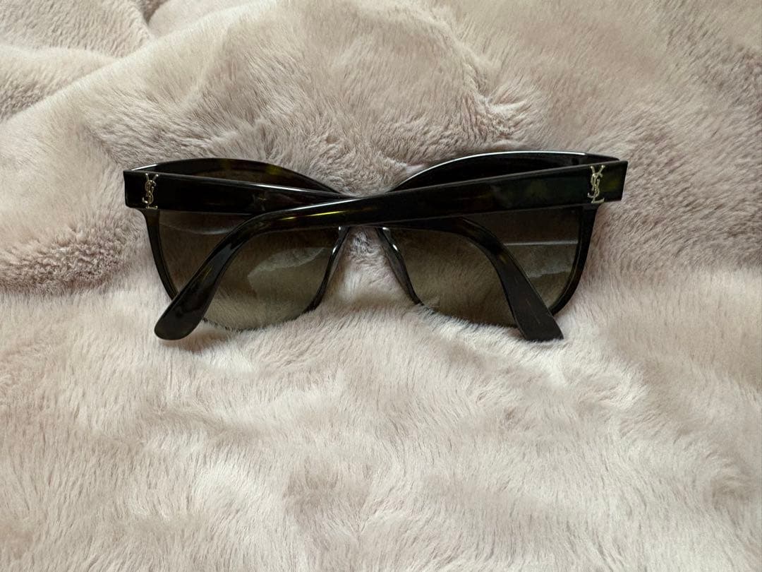 【極美品】サンローラン　サングラス