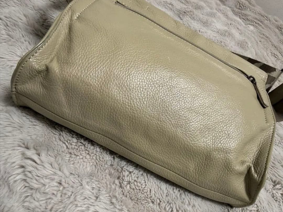 最終お値下げ★アニマルベージュ★イアパピオネ★柄テープボディバッグ