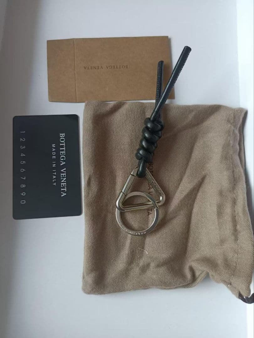 BOTTEGA VENETA レザー ノット キーリング