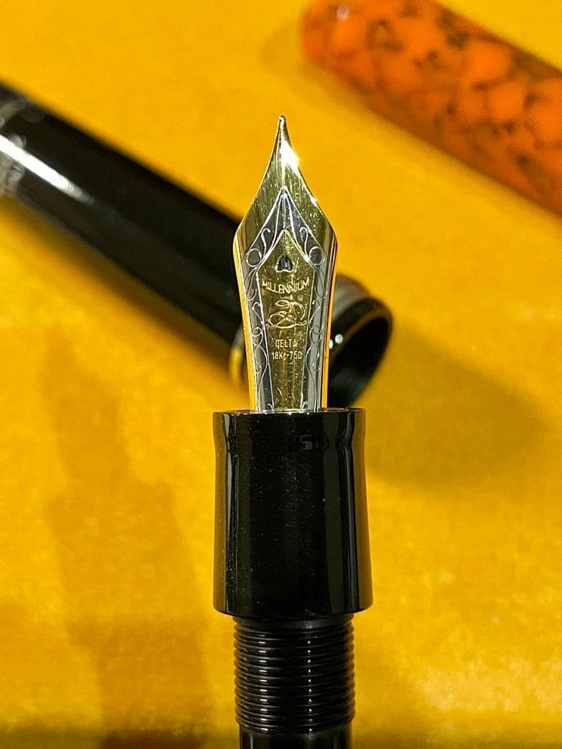 まー　デルタ　万年筆　IIMILLENNIO コレクション　ダークオレンジ