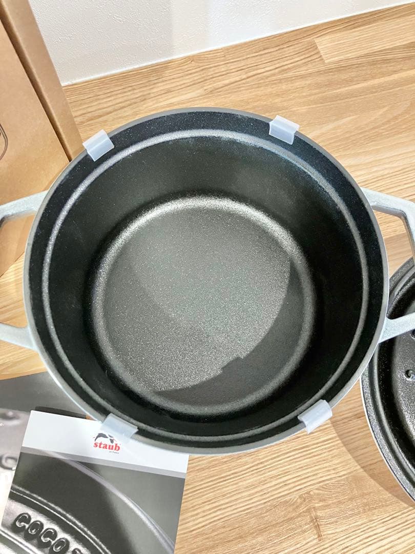 未使用品　ストウブ ピコ　ココットラウンド 20cm カンパーニュ