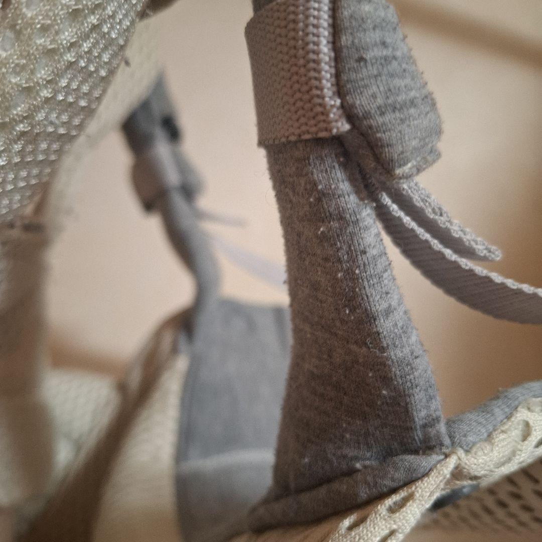 BABYBJÖRN 抱っこ紐 クリーム？　グレー？　ベビーキャリアハーモニー