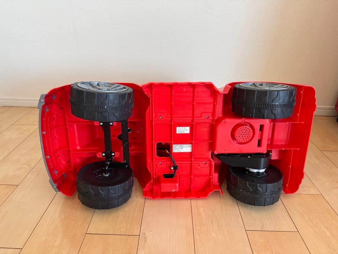 電動乗用車　消防車　消防士コスチューム付き　仮装　トイザらス　運転できる