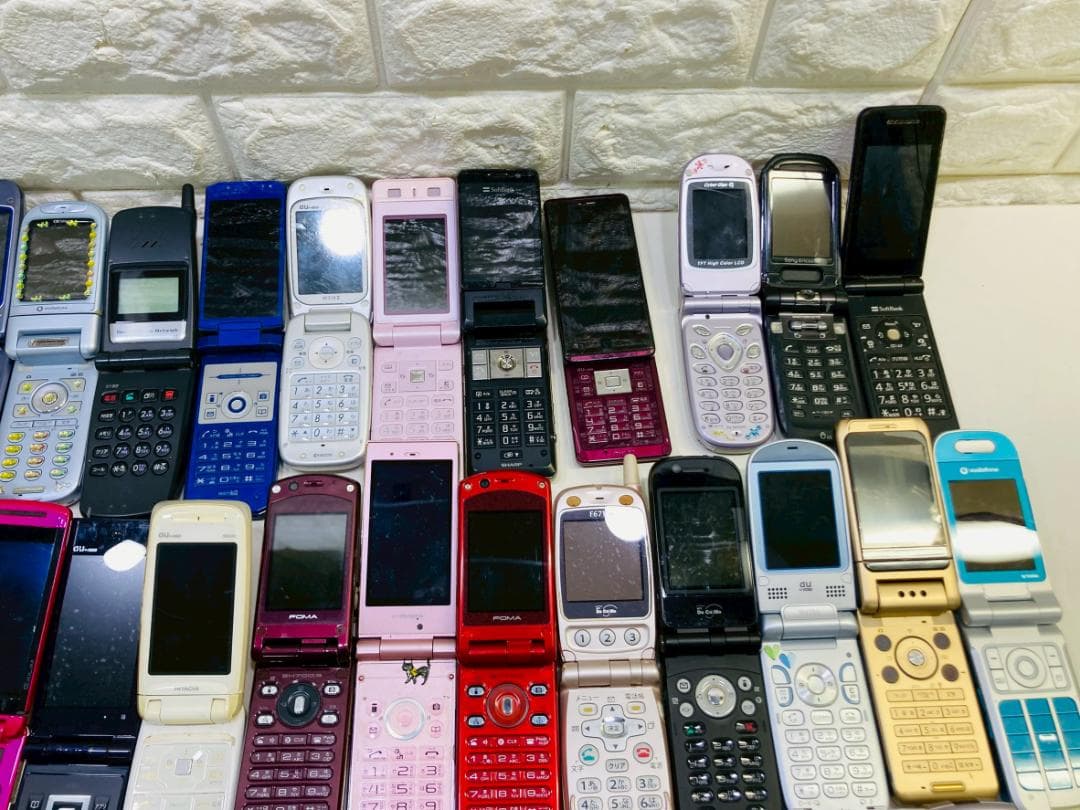 90Z 携帯電話 ガラケー 動作未確認品 修理パーツ取り/コレクション用