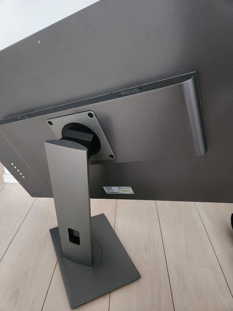 32インチ WQHD 165Hz 金属筐体 IPS 広色域 縦回転 スピーカー