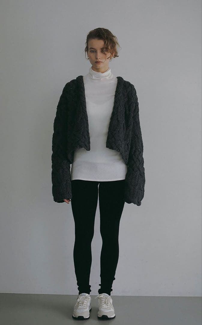 HER. 未使用 ハンドニットカーディガン チャコール エトレ