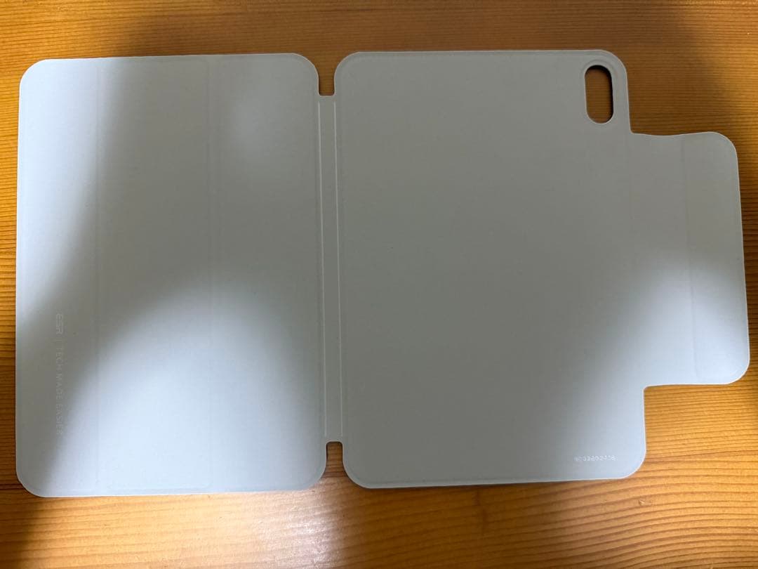 iPad mini6（スターライト）、ケース（ESR）、タッチペン付