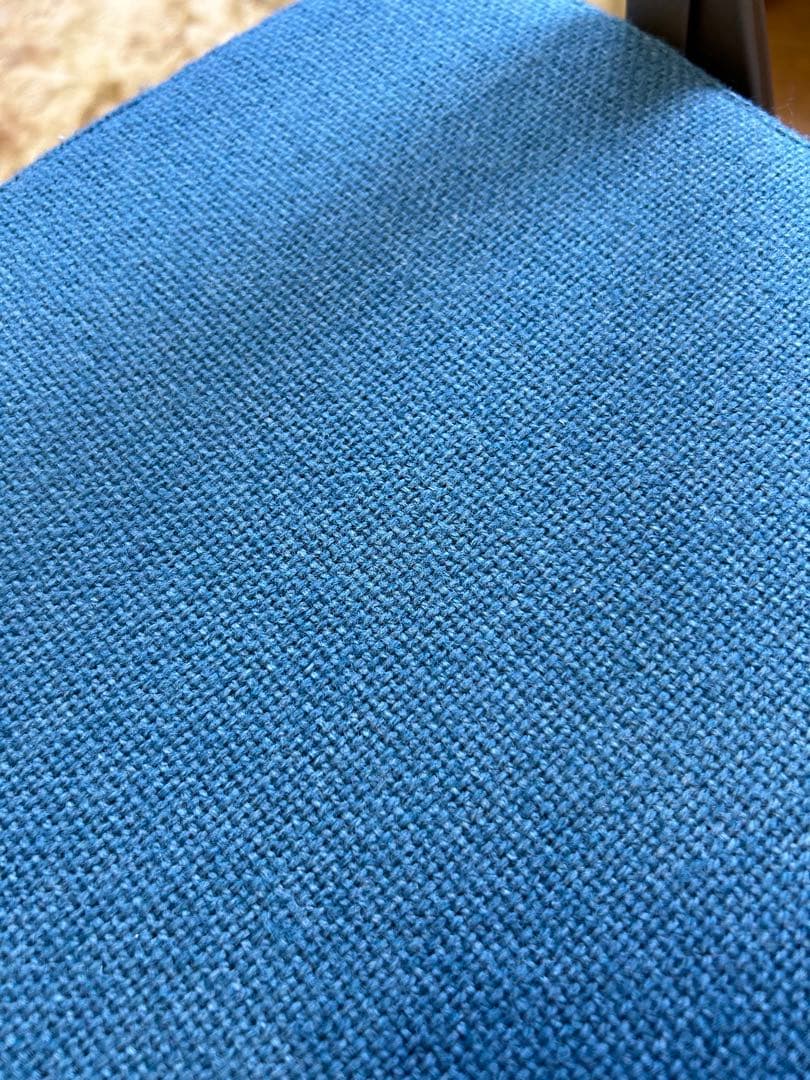 アメリカ初のオールスチールクッション付きのタイプ(１椅子）