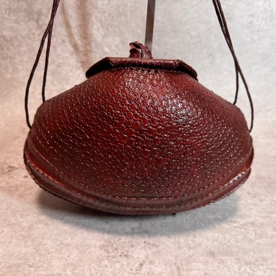 アルマジロ　ショルダーバッグ　革　ポーチ　ヴィンテージ