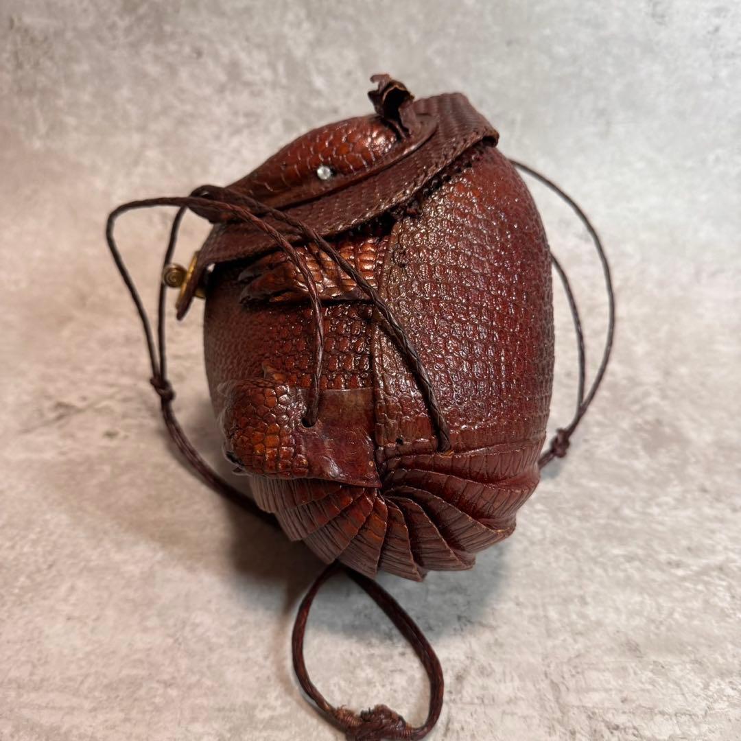 アルマジロ　ショルダーバッグ　革　ポーチ　ヴィンテージ