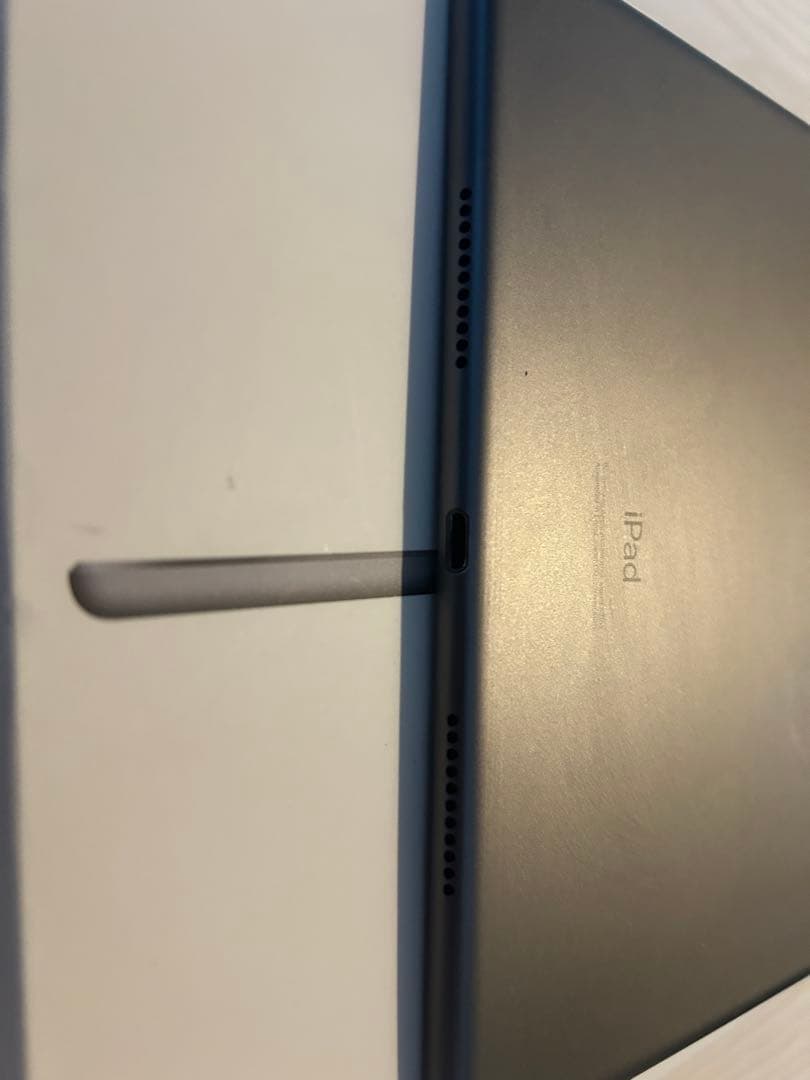 美品　iPad Air (第3世代) 64GB スペースグレイWi-Fiモデル