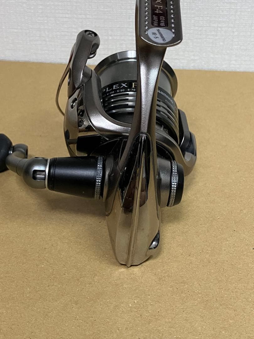 値下げ！未使用並　極美品　09 コンプレックス 2500HGS F4