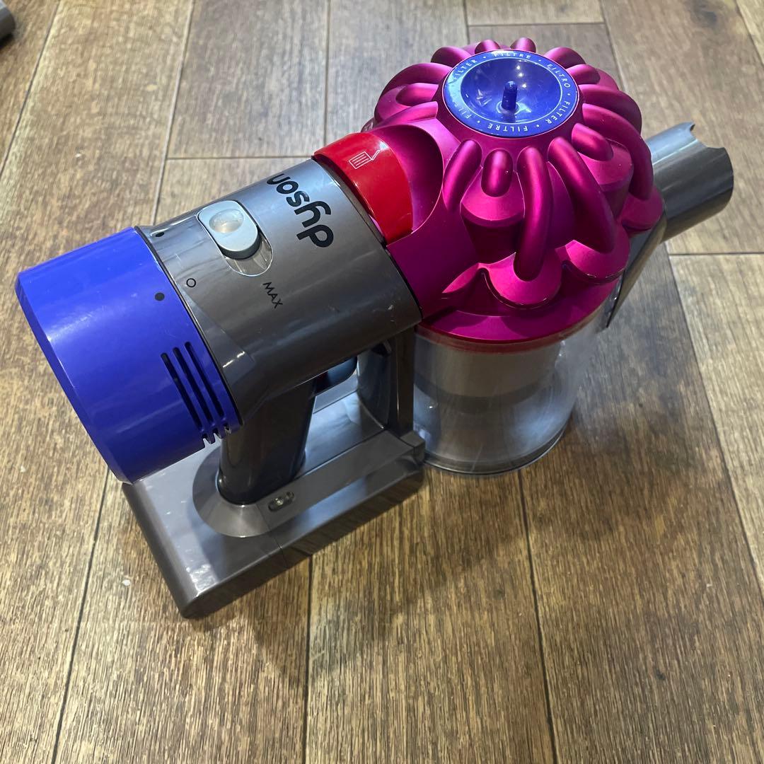 Dyson V8スティッククリーナー 本体とノズルパーツ各種