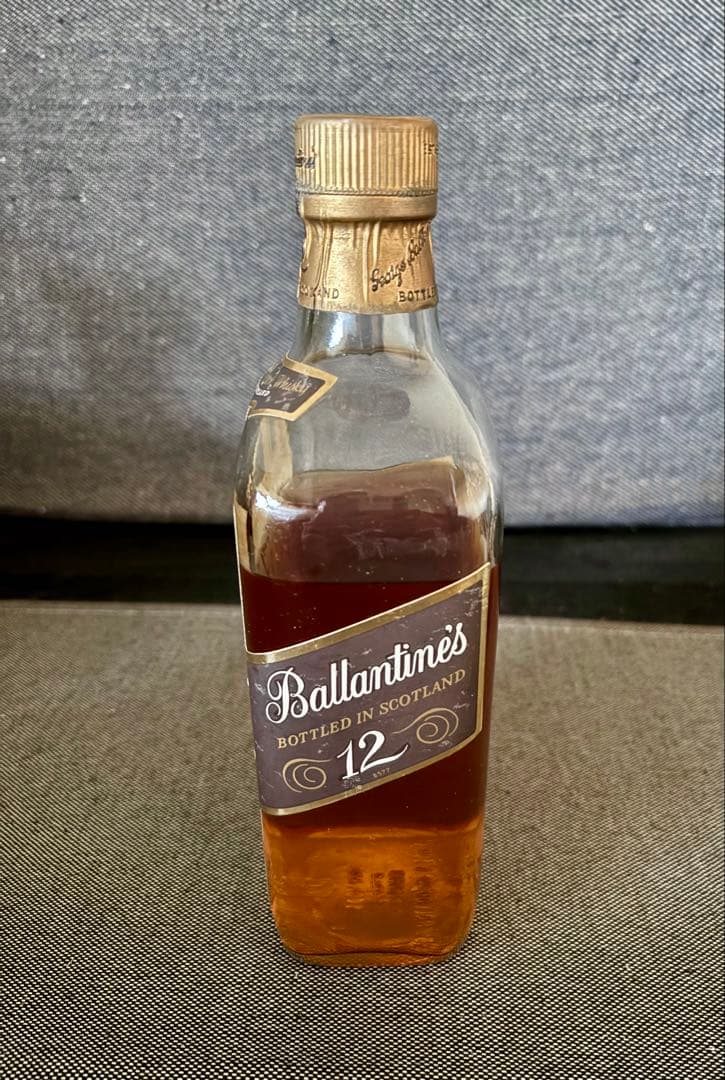 バランタイン12年　赤青紋章　裏面エンボス有り　1960年代　古酒　未開封