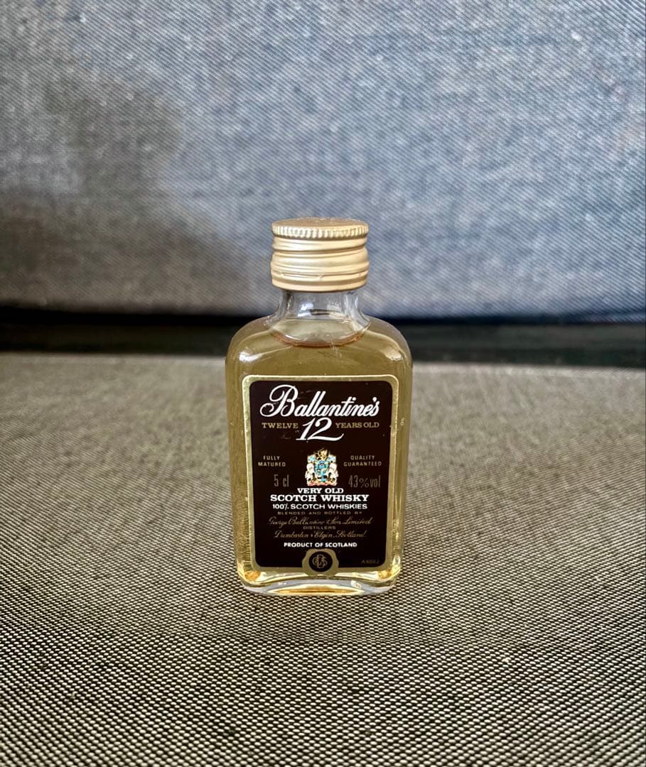 バランタイン12年　赤青紋章　裏面エンボス有り　1960年代　古酒　未開封