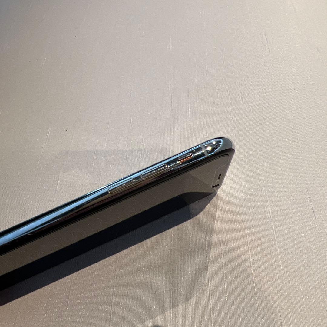 Apple iPhone X シルバー　本体　SIMロックなし　64GB