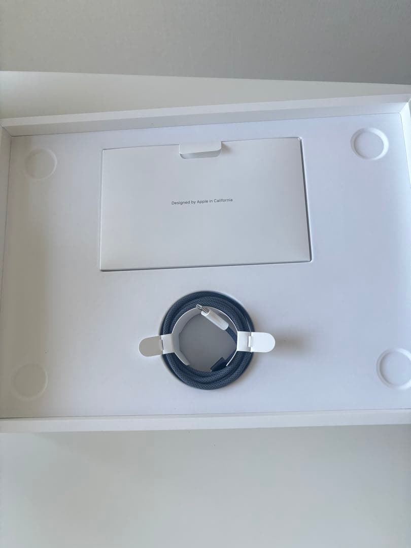 MacBook Air 2022 M2 8GB 256GB 13インチ