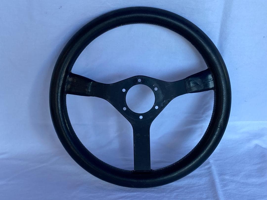 MOMO　モモ　ステアリング　キャバリーノ　３５パイ