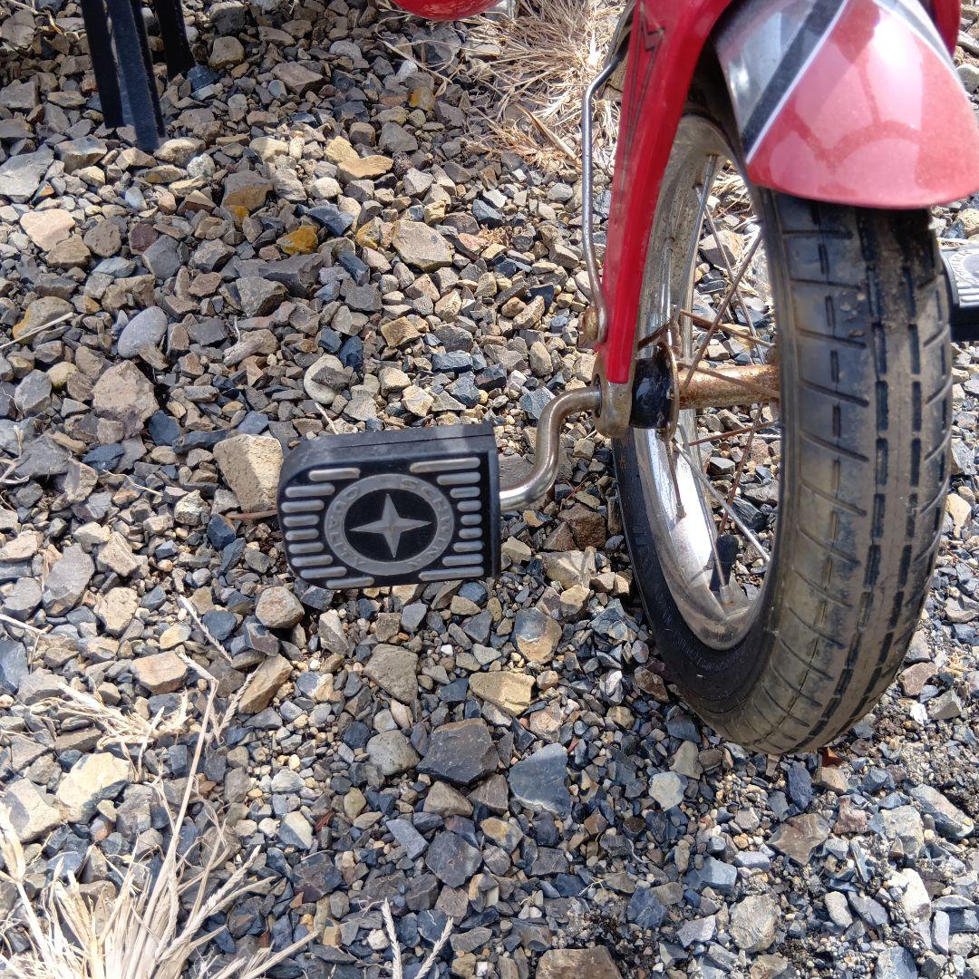 赤い三輪車 金属フレーム