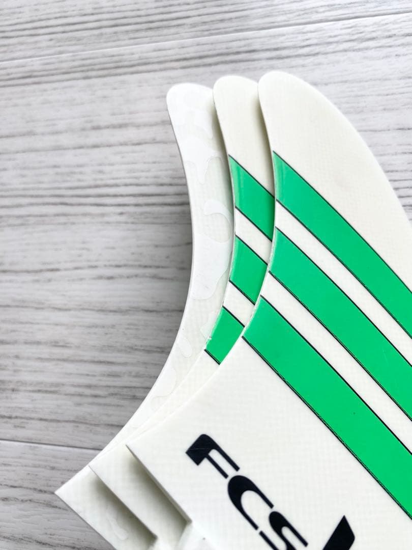 FCS2トライフィン ジュリアンウィルソン ミディアム サーフィン