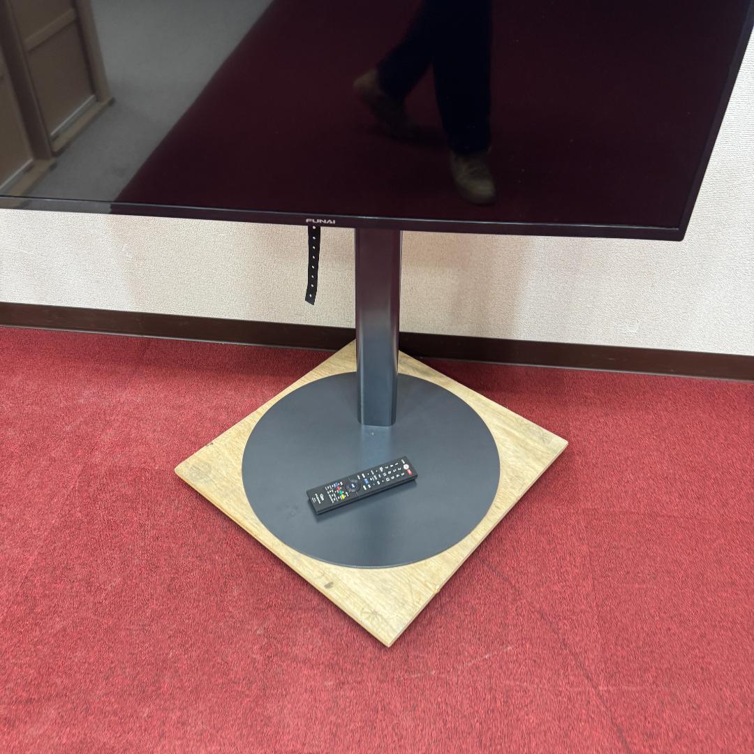 東京23区送料無料　美品フナイ液晶カラーテレビ　2022年製43型　スタンド付き