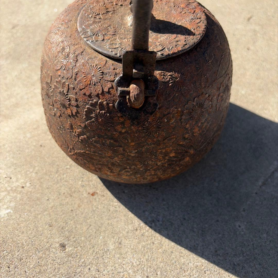 南部盛岡　鉄瓶　桜花紋鉄瓶