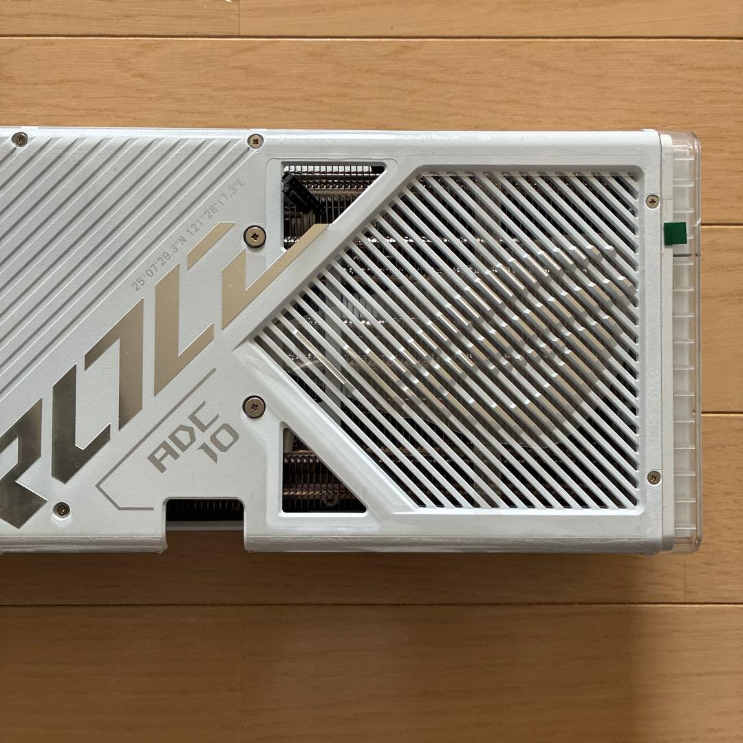 ASUS ROG RTX 4090 ヒートシンク　ファン　バックプレート　LED