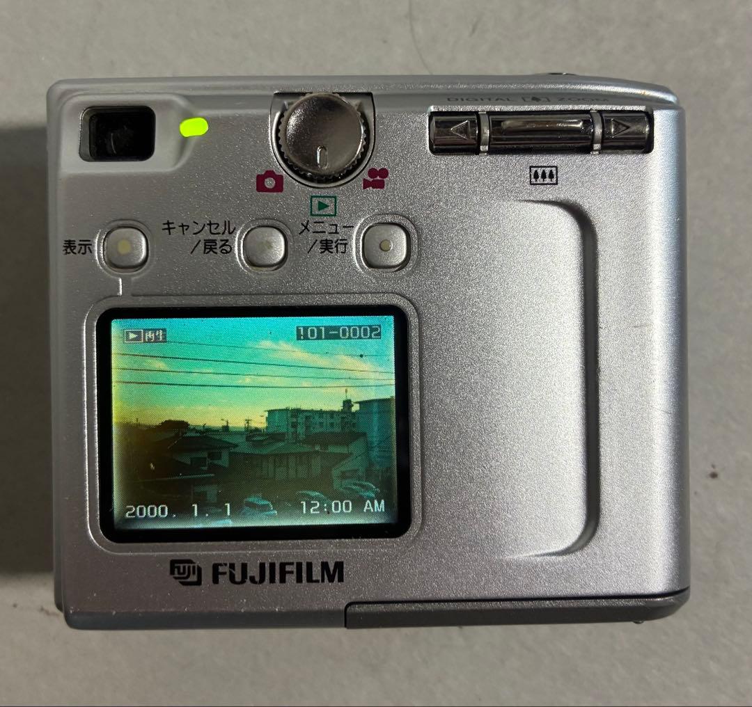 フジフイルムFujifilm FinePix 4500デジタルカメラ　カード6枚