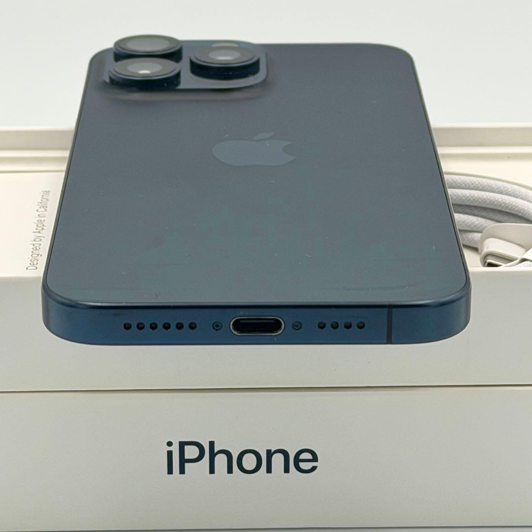 美品 iPhone 15 Pro Max 512GB ブルーチタニウム