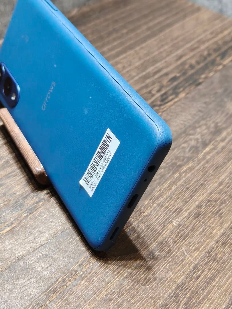 美品 arrows F-52E SIMフリー スマホ