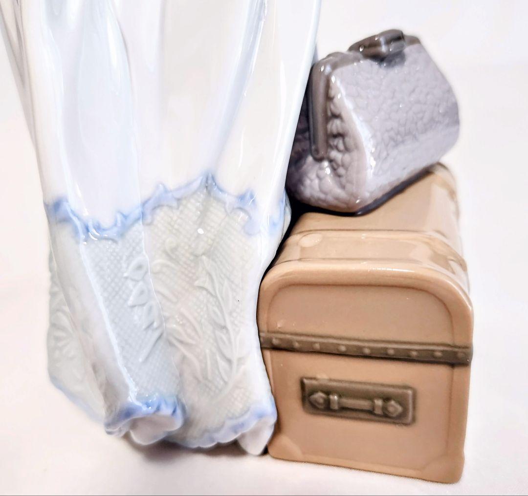 カオカオ　リヤドロフィギュリン〘僕がお供だよ〙No.6753傘欠品