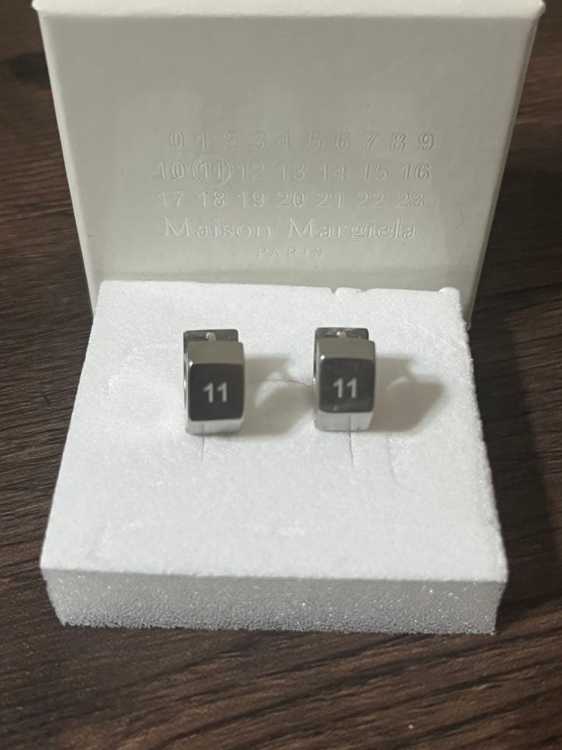 【極美品】Maison Margiela　Bolt&Nutピアス