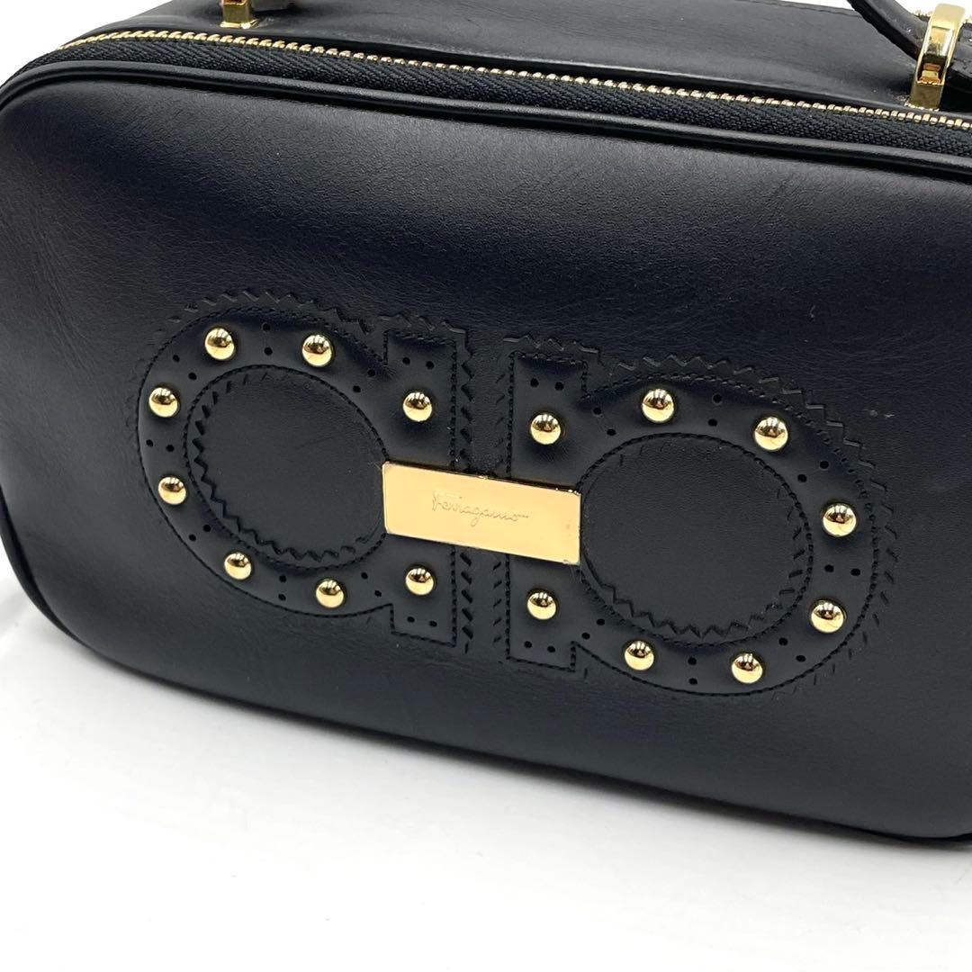 極美品● フェラガモ 2way ショルダーバッグ ガンチーニ ブラック レザー